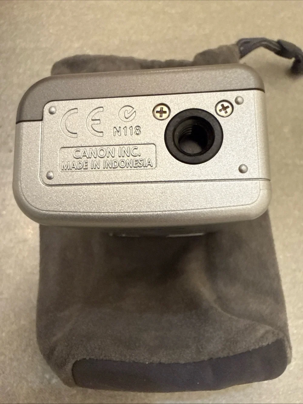 Canon HF-DC1 Flash Accessory in Red, White, Silver